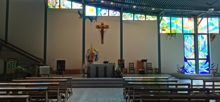 Interno parrocchia San Pio X Loano