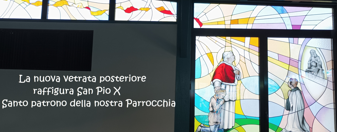 Vetrata posteriore della chiesa di San Pio X di Loano